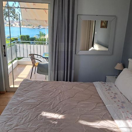Top Floor On Villa, 3' From Center, By The Sea! Host Is Efi Kwsta Превеза Экстерьер фото