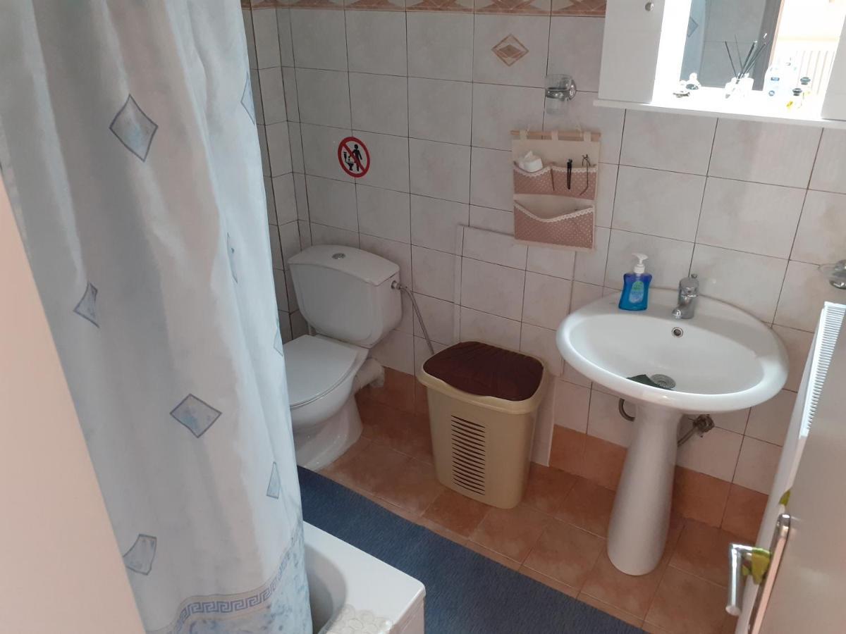 Top Floor On Villa, 3' From Center, By The Sea! Host Is Efi Kwsta Превеза Экстерьер фото
