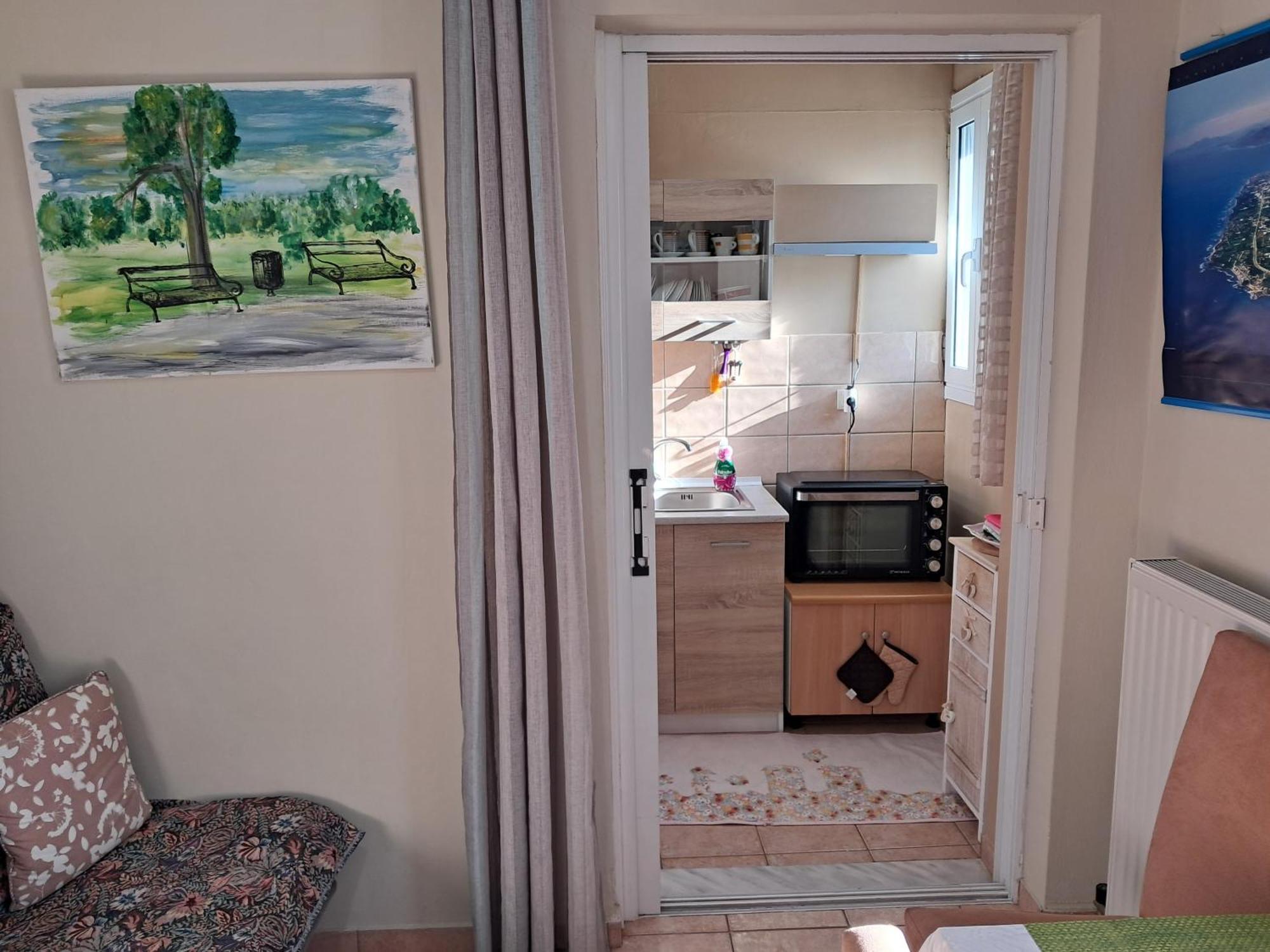 Top Floor On Villa, 3' From Center, By The Sea! Host Is Efi Kwsta Превеза Экстерьер фото